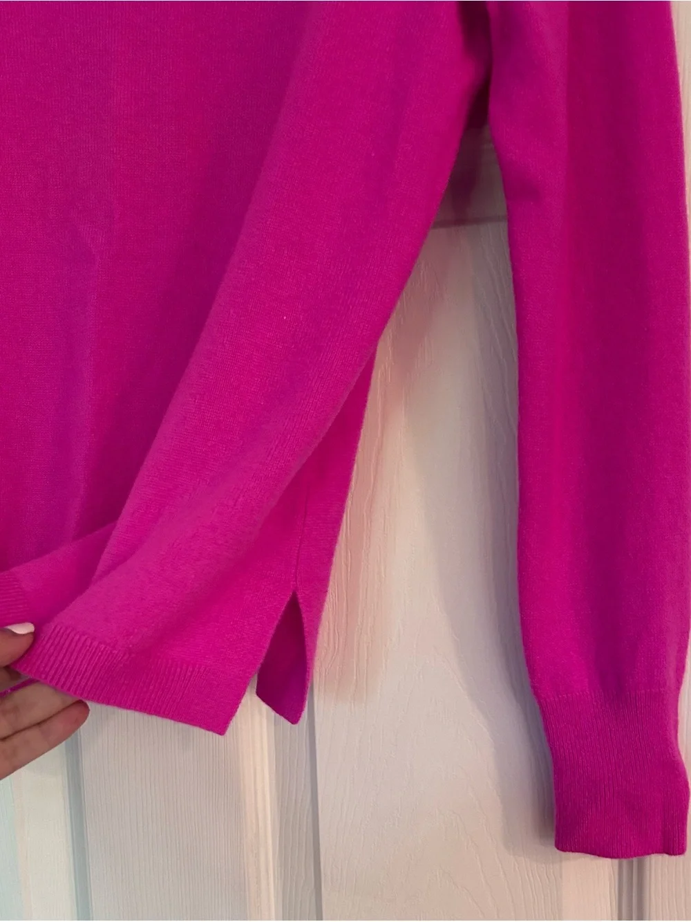 J. Crew Everyday Cashmere Sweater Size Medium Hot Pink Crewneck Style K1313